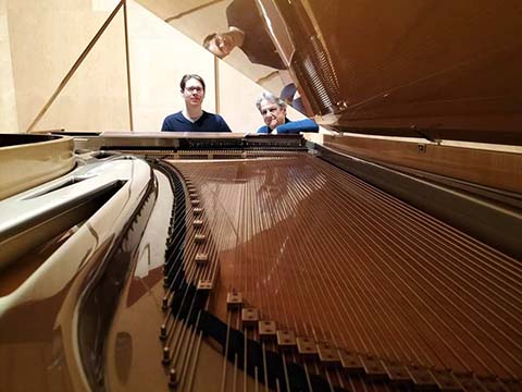 Tristan Pfaff et Stephen Paulello<br> Lors de l’enregistrement, sur l’Opus 102<br> Studio Stephen Paulello, mai 2025